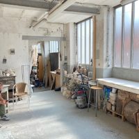 PLACES A LOUER DANS ATELIER COLLECTIF DE SCULPTEUR TAILLE DIRECTE BOIS ET PIERRE UNIQUEMENT