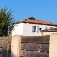 ATELIER DANS MAISON D'ARRIERE  PAYS SECTEUR MARENNES OLERON