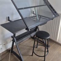 Urgent Table à dessin inclinable avec tabouret