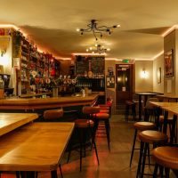 Possibilité d'exposer dans un bar