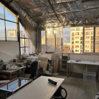 cherche 2 artistes dessinateurs, peintres, plasticiens... jusqu'à avril 2027