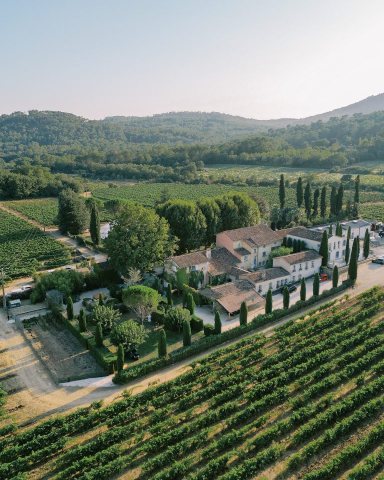 Domaine du Grand Cros – L&rsquo;Art s&rsquo;invite au Domaine du Grand Cros : Une Parenthèse Automnale