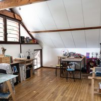 Bureau dans petit atelier