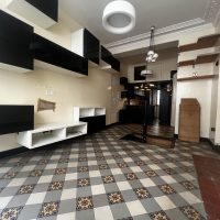 ANCIENNE BOUTIQUE RÉHABILITÉE A 2 PAS DE LA MAIRIE DU 18ème ET DE SES COMMERCES