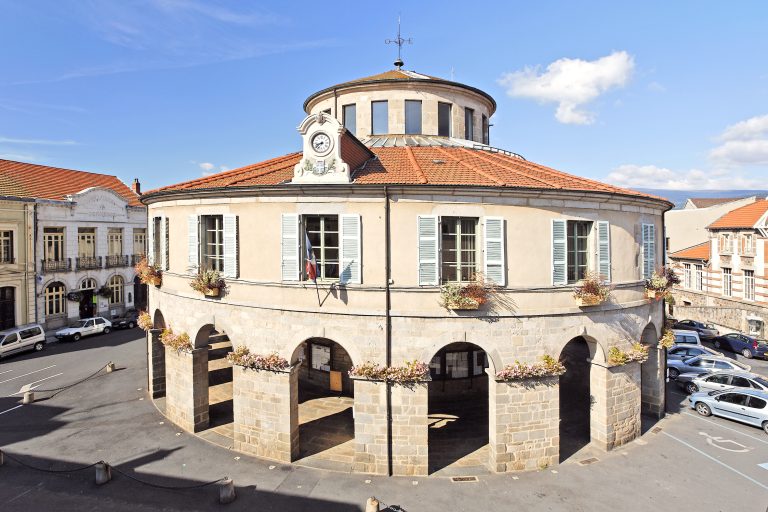 Mairie ronde d&rsquo;Ambert – 5 artistes s&rsquo;exposent à Ambert