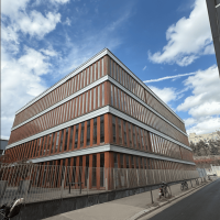 Atelier de 200m² pour collectif d'artistes dans le 20ème arrondissement de Paris.