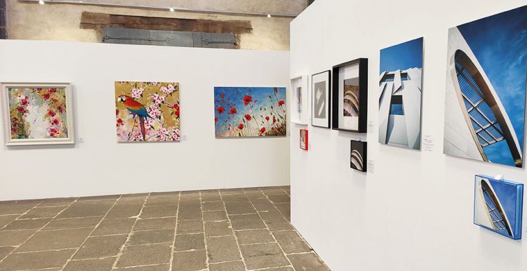 Salle d&rsquo;exposition – 1er étage – Variations Automnales par Amylee et Gilles T Photographe